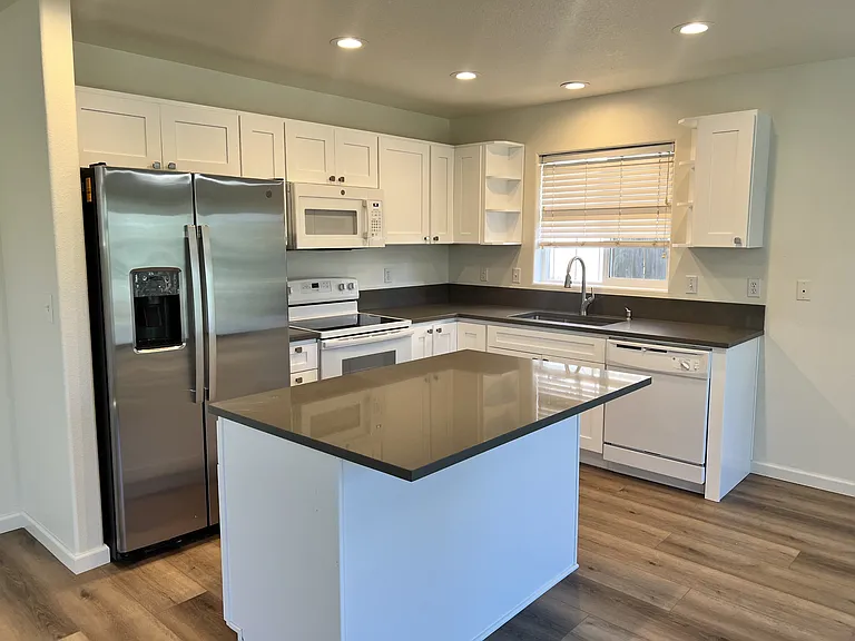4059 Thoroughbred Ave SE — Photo 2