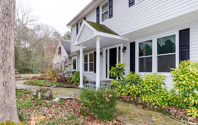 206 Webster St NW photo 1