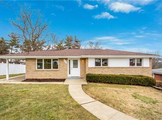 641 Longvue Dr, Houston, PA 15342