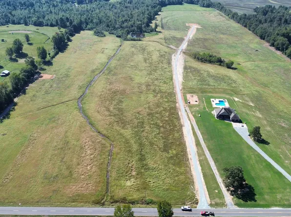 15414 Quinn Rd, Athens, AL 35611