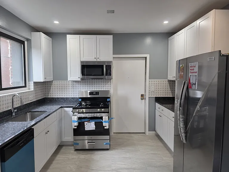 2054 E 69th St #1B — Photo 7