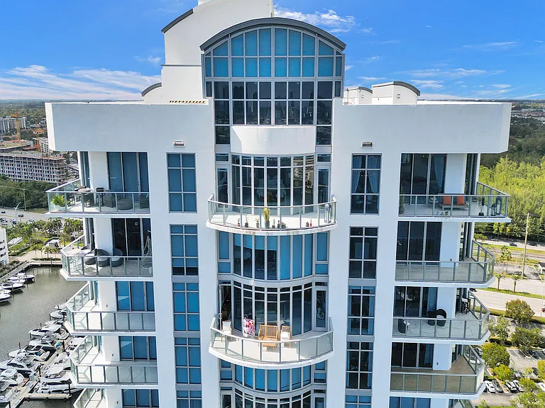 17301 Biscayne Blvd — Photo 1