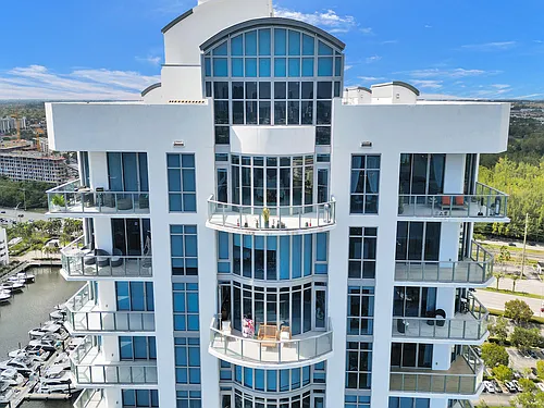 17301 Biscayne Blvd Photo 1