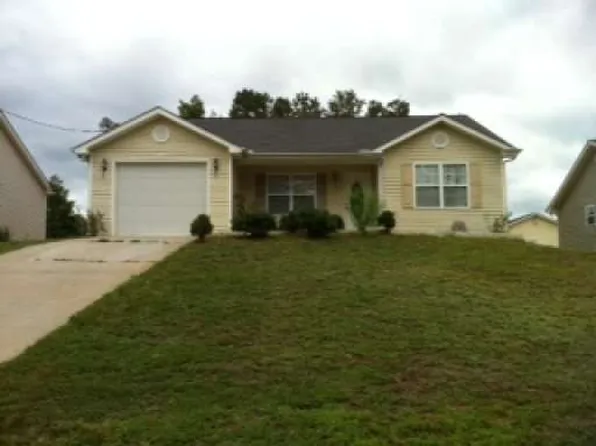 210 Pine Grove Dr S, Dalton, GA 30721