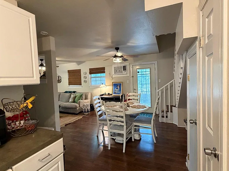 5212 Duval St #B — Photo 2
