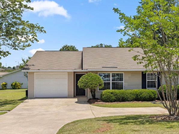2107 Henderson Dr, Opelika, AL 36801