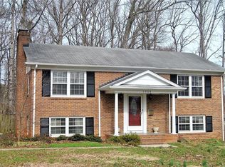 3008 Stratford Dr, Greensboro, NC 27408