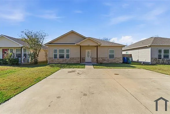 3 bed, 1265 sqft, $1,525 — Photo 2