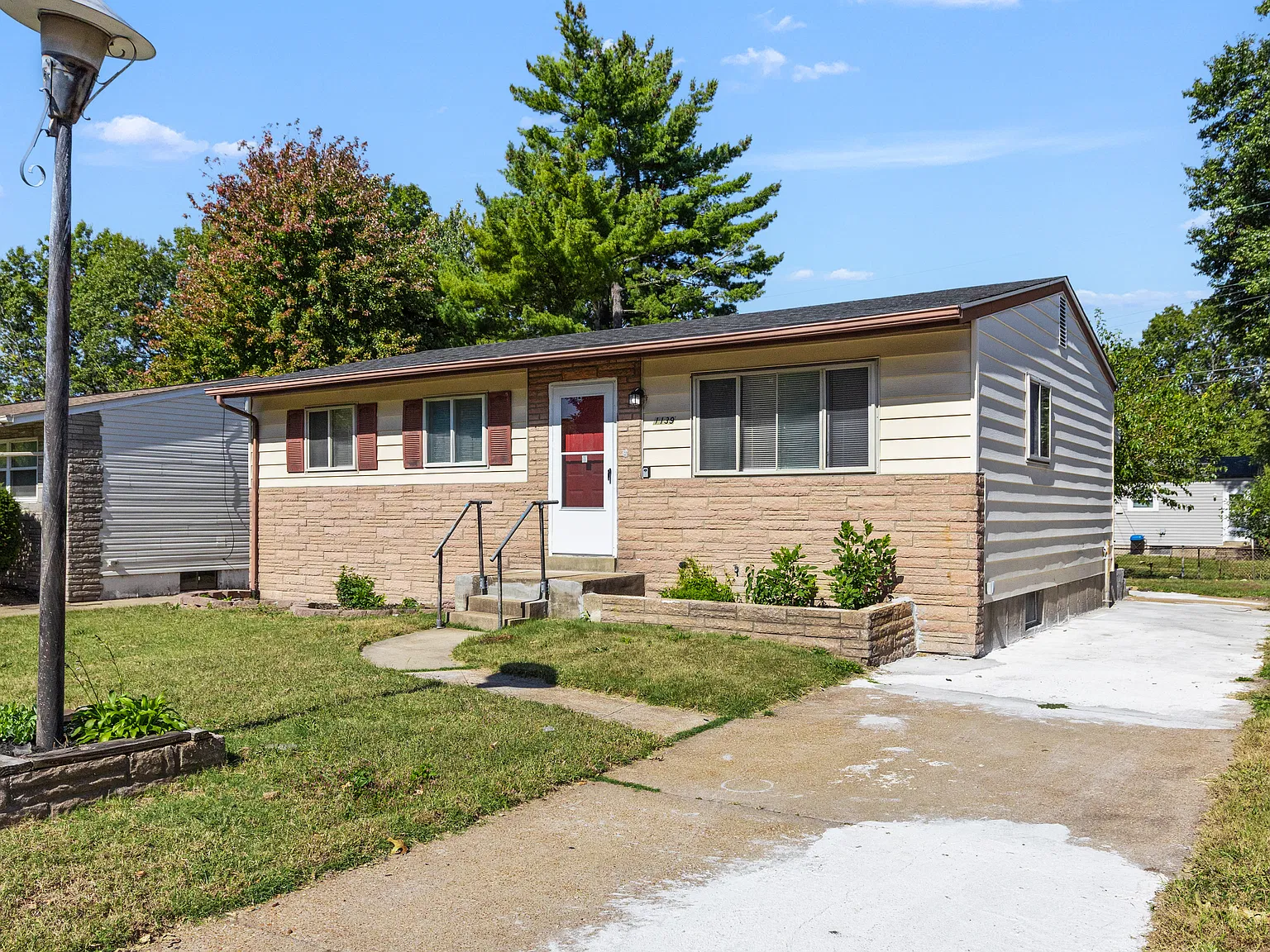 1139 Congress Ave Saint Louis MO 63138 — Photo 3