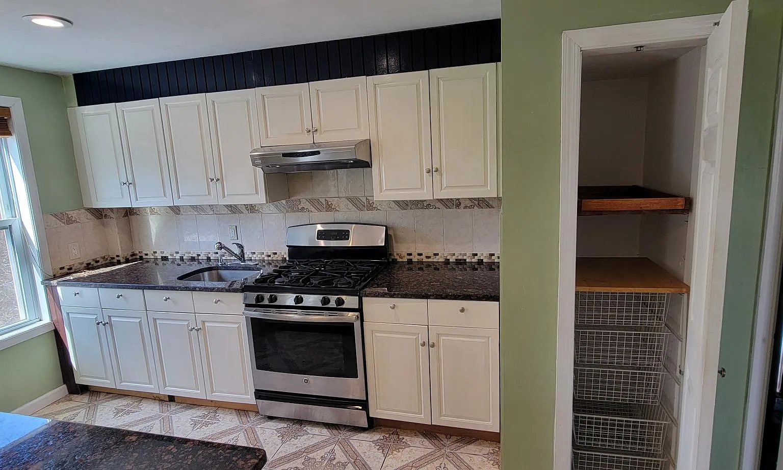 3 bed, 1100 sqft, $2,800 — Photo 4