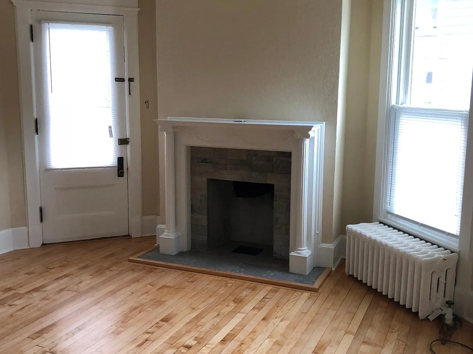 1 bed, 800 sqft, $1,150 — Photo 2