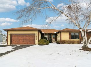 2312 High Point Dr, Lindenhurst, IL 60046