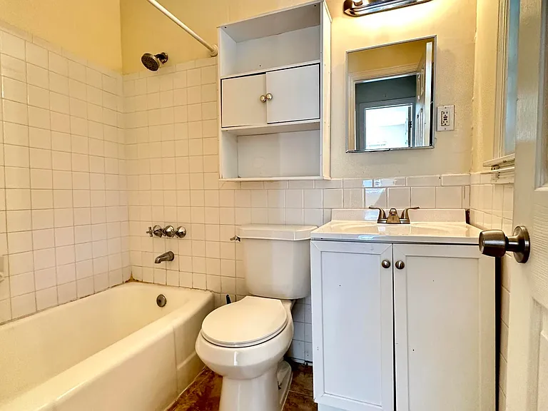 517 Kanuga Dr #3 — Photo 5