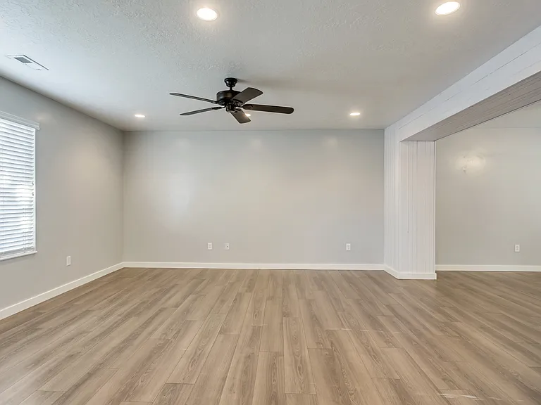 362 S 1230 W — Photo 3