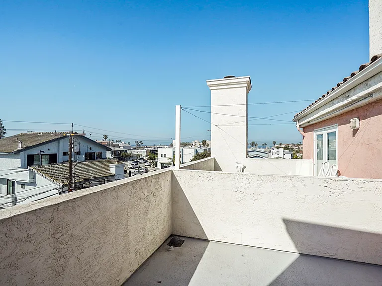 221 Donax Ave #11 — Photo 30