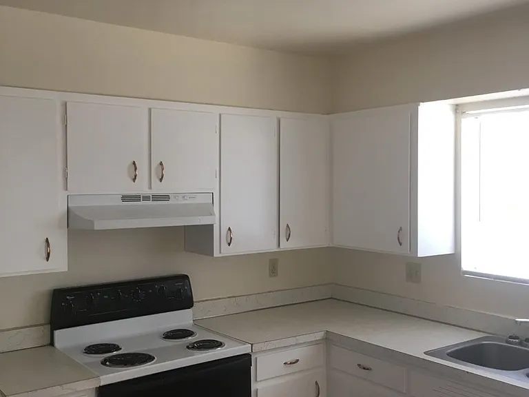 540 Madeira Dr. SE — Photo 1
