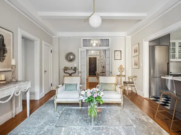 150 East 49th Street 8D image 2 of 9