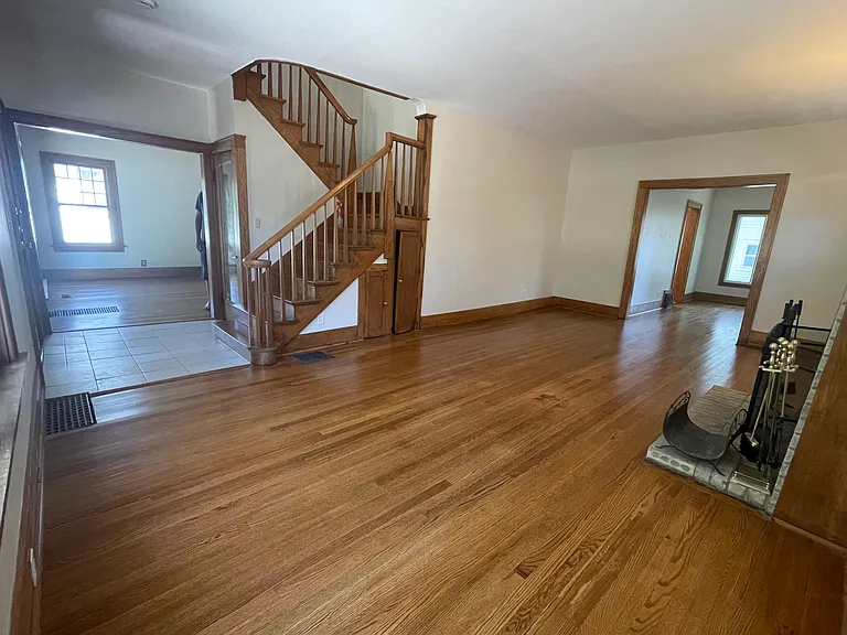 1042 N Amidon Ave — Photo 6