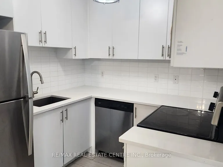 65 Yorkland Blvd #902 — Photo 8