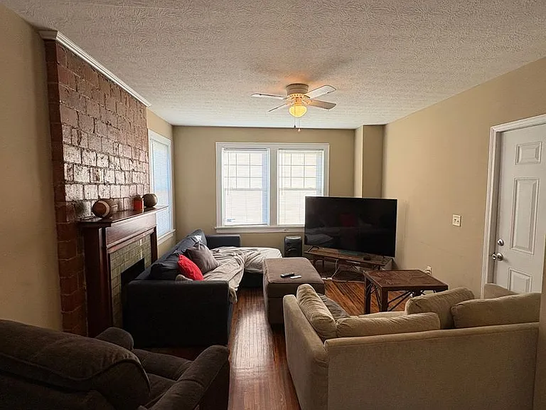 2536 Adams Ave — Photo 2