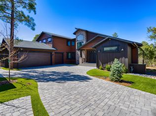 700 S Barberry Ln, Show Low, AZ 85901
