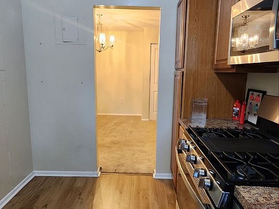 5th image of 11406 Cherry Hill Rd Unit 204