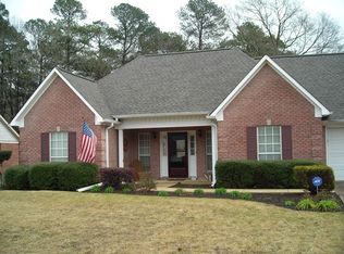 104 Forest Ridge Dr, Oxford, MS 38655