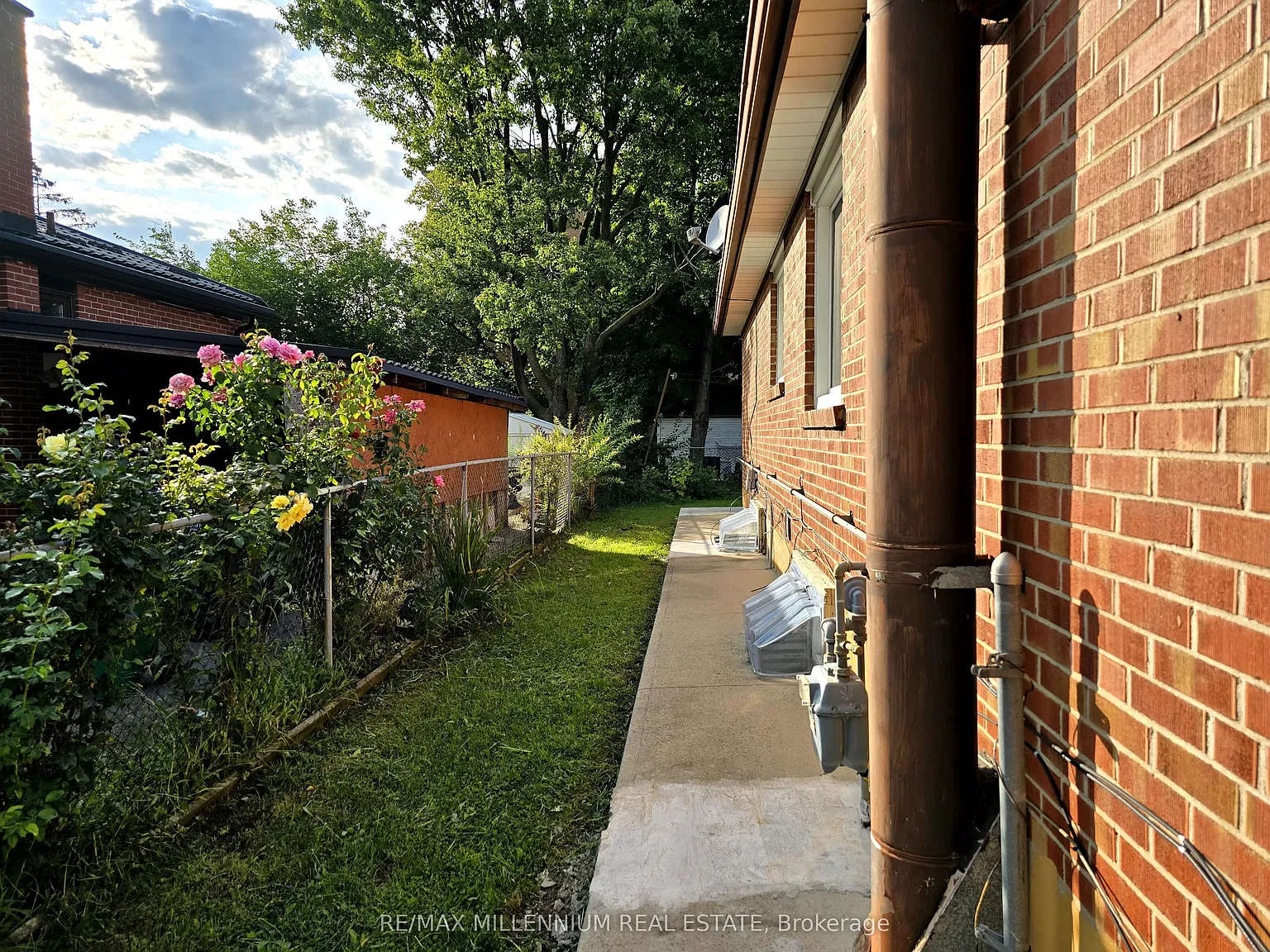 3 bed, $2,500 — Photo 2