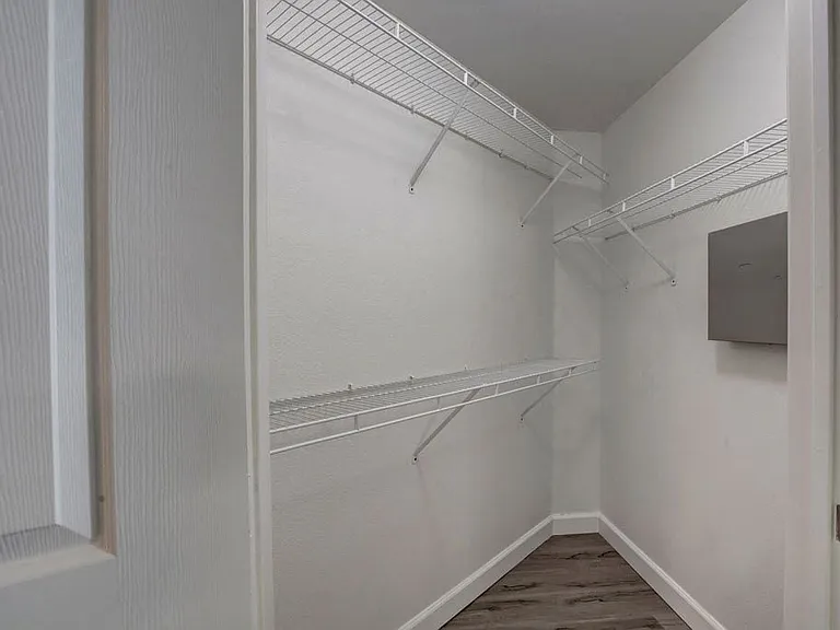 Broadleaf Apartments — Photo 71