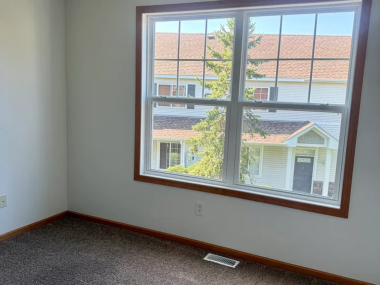 15652 Emerald Dr #10 — Photo 13