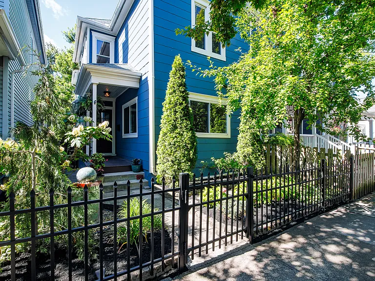 483 Stanley Ave — Photo 1