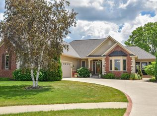 154 Water Ct, Cedar Grove, WI 53013