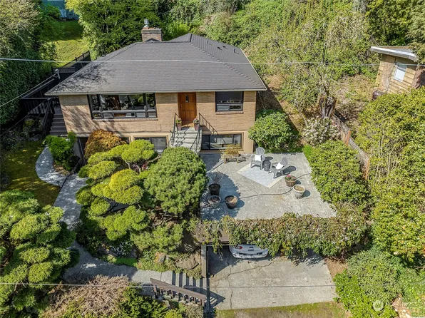 11903 Lakeside Avenue NE, Seattle, WA 98125