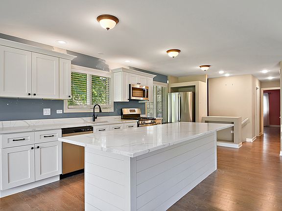 3rd image of 7826 W Golf Dr