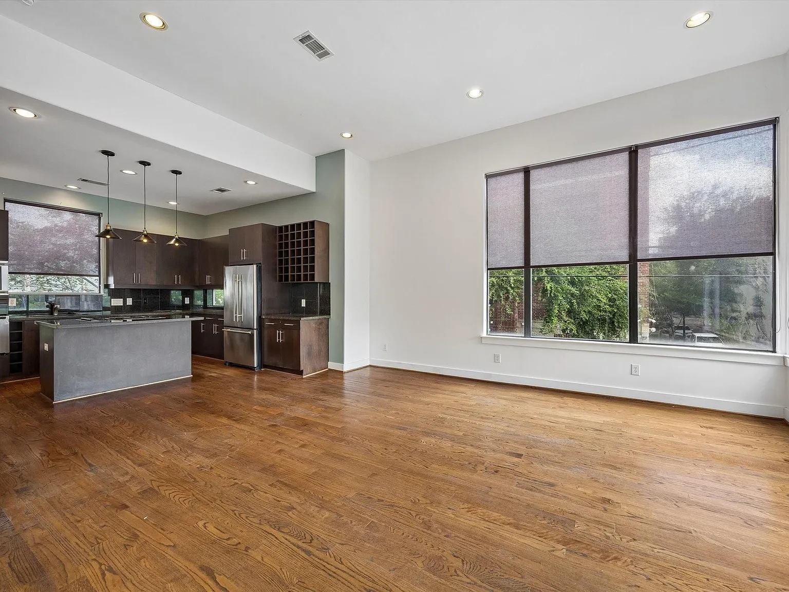 2 bed, 2.5 bath, 2597 sqft, $3,200 — Photo 4