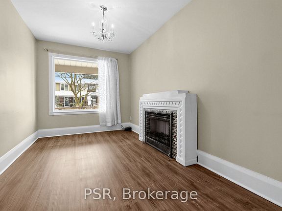 3rd image of 459 Manor Rd E