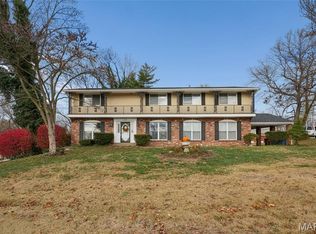 1147 Chatelet Dr, Saint Louis, MO 63135