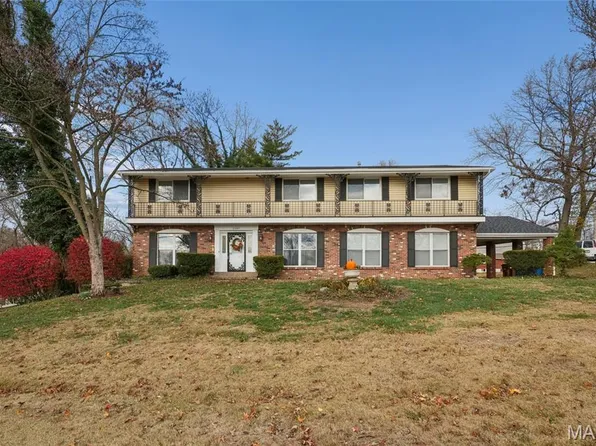 1147 Chatelet Dr, Saint Louis, MO 63135