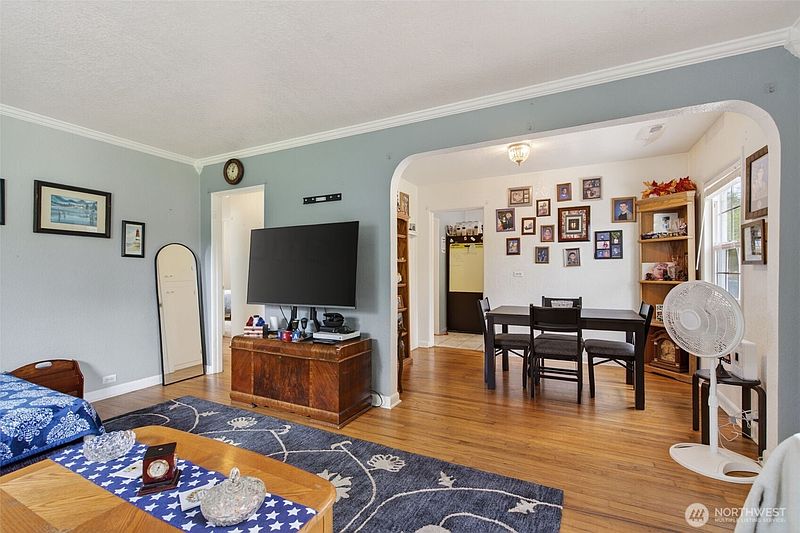 2nd image of 102 Nelson Avenue