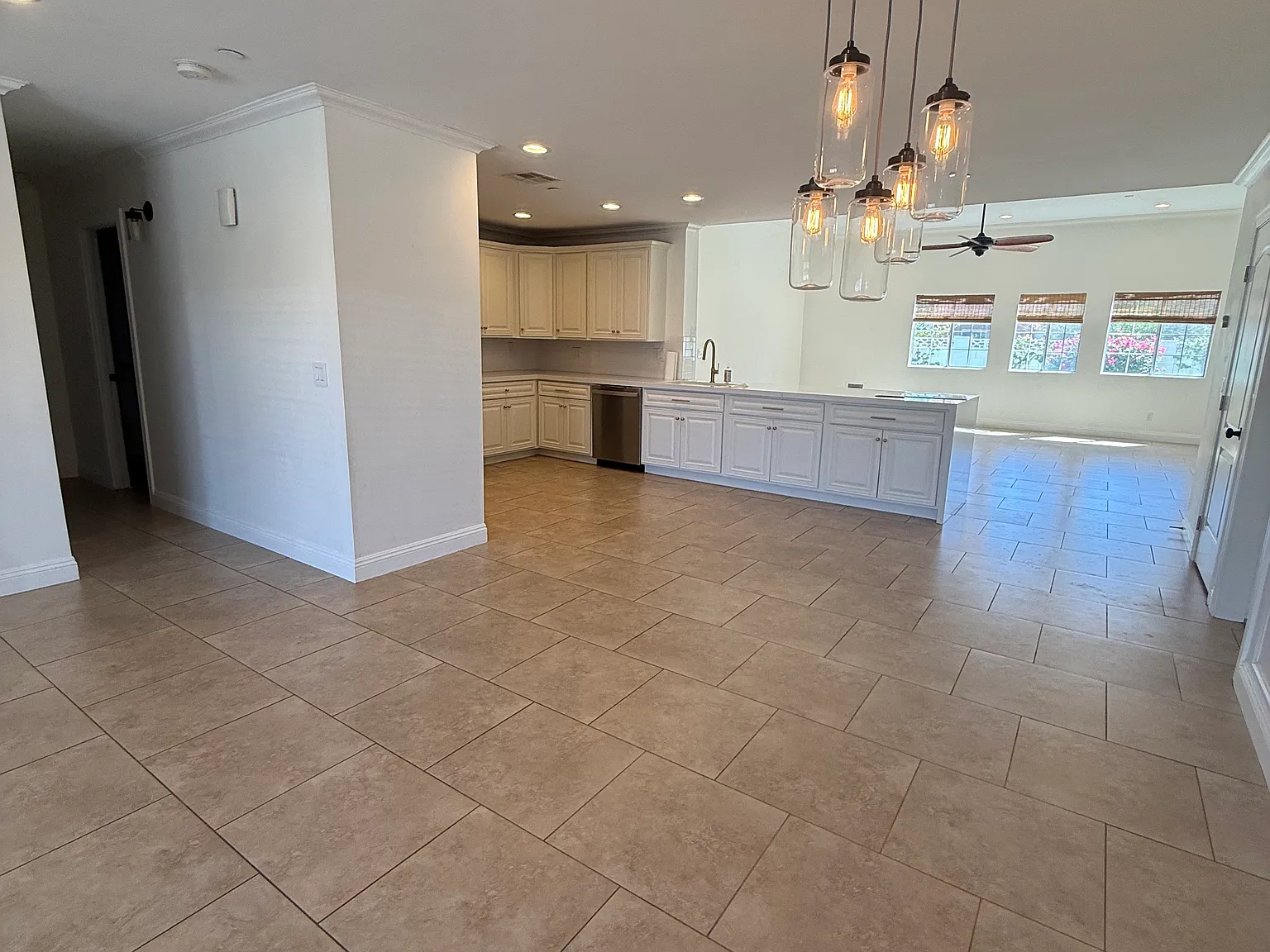 8533 E Vernon Ave — Photo 4