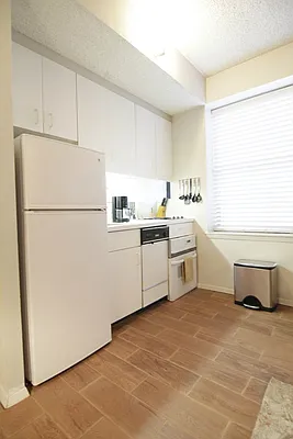 Rented by Keller Williams NYC | media 17