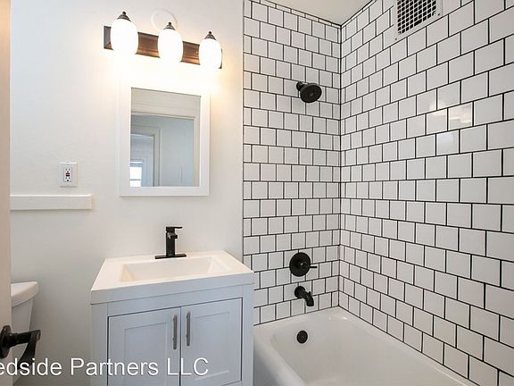 4th image of 1627 10th Ave W #17406640