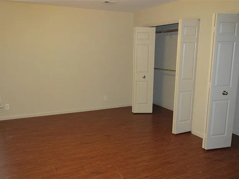 4500 Avenue G #B — Photo 5