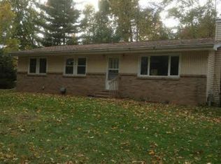 9701 E Round Lake Rd, Laingsburg, MI 48848