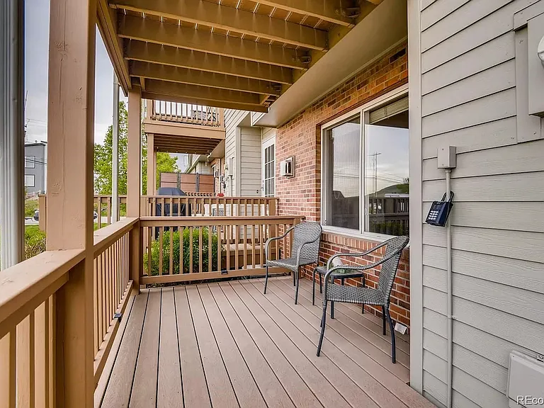 404 Antero St — Photo 2