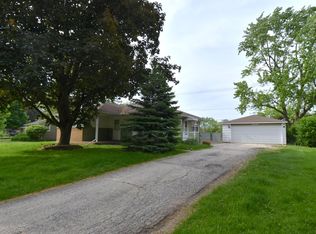 2608 Hawk Ln, Rolling Meadows, IL 60008