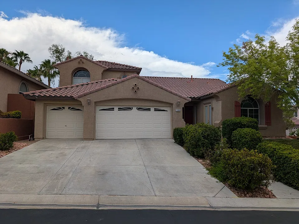 11000 Pine Knolls Ct
