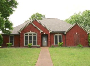 91 Greenhill Dr, Jackson, TN 38305