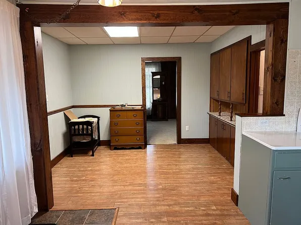 318 W Broadway St, Astoria, IL 61501