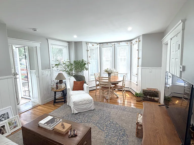 47 Laurel St #1F — Photo 2